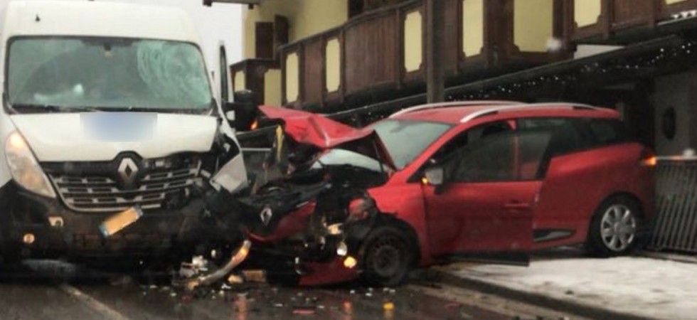 Frontale a Mavignola, uno dei guidatori positivo al test preliminare per la guida in stato di ebbrezza